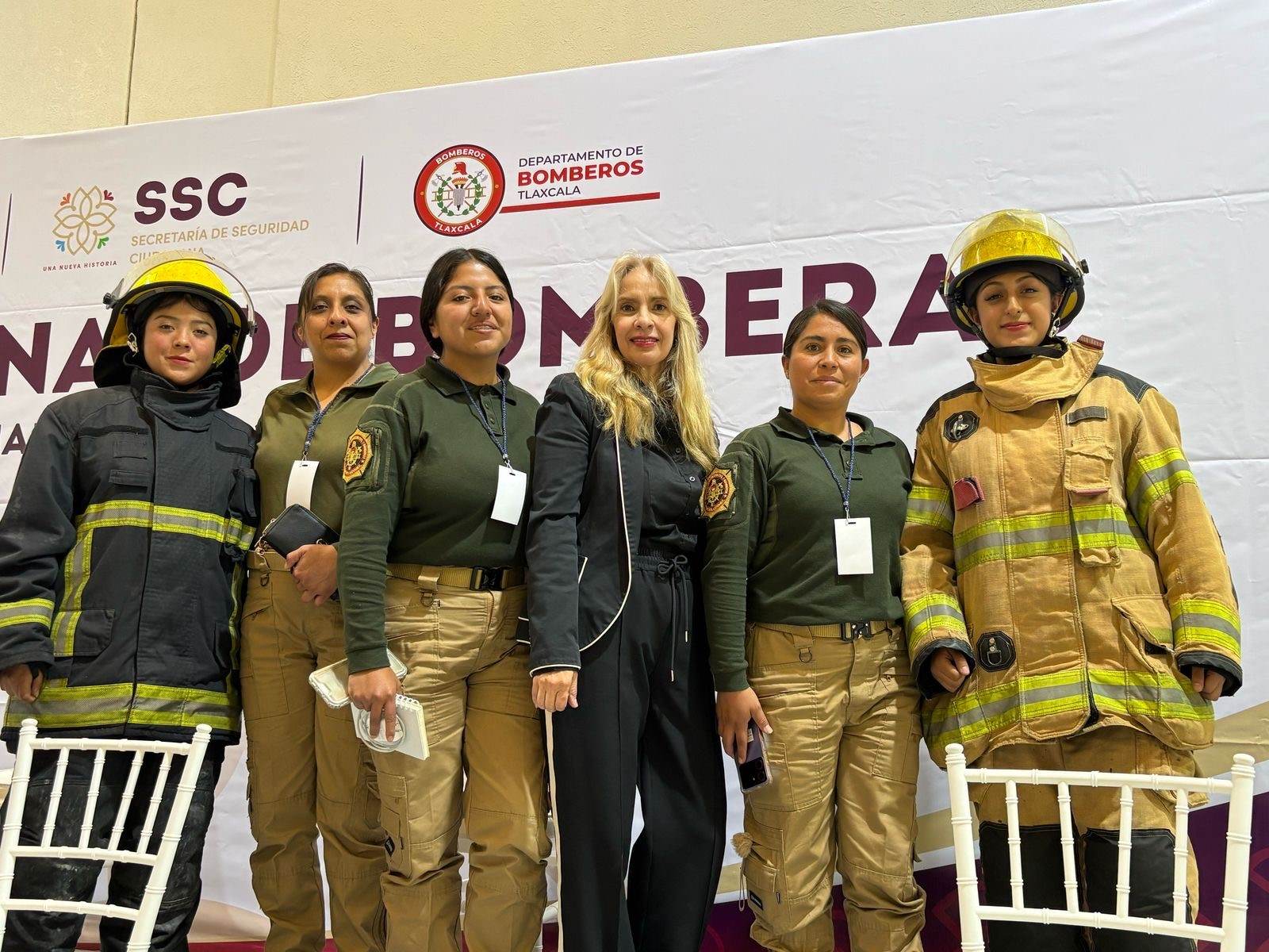 Mexique Femmes pompières 4 redimensionnées.jpg