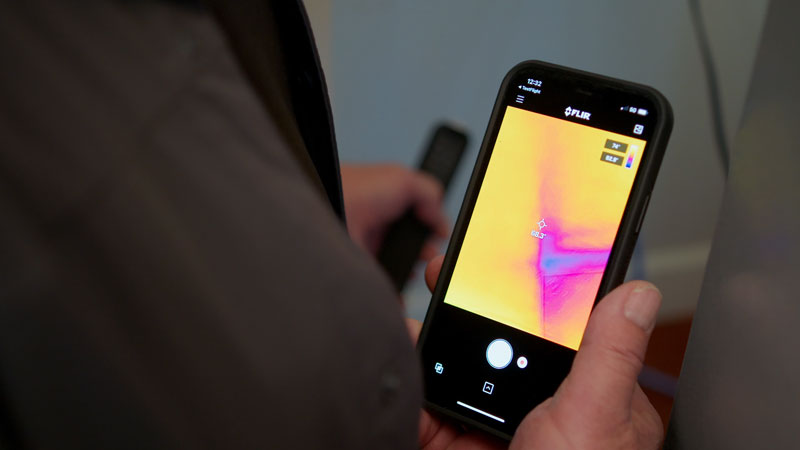 Série FLIR ONE Edge pour le contrôle des installations domestiques